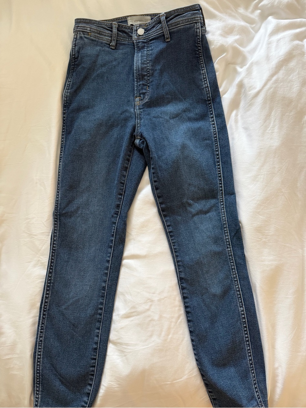 Everlane Women’s Way High Skinny Jean in Dark Indigo - Picture 3 of 4